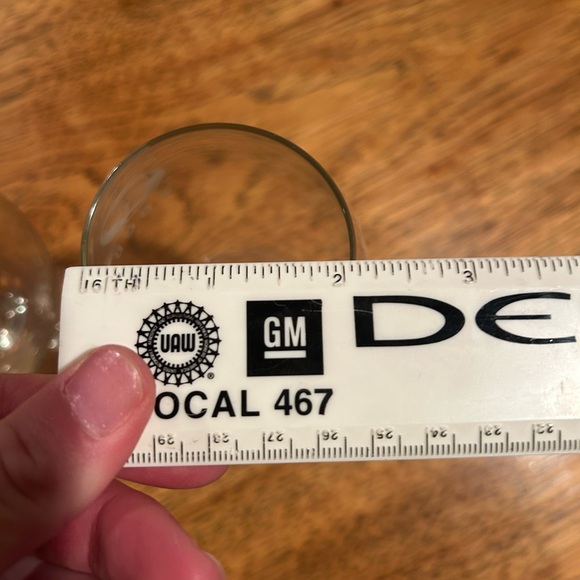 RAVENSWOOD WINERY | Crystal Clear Wine Glass Pair with winery logo - Picture 12 of 13